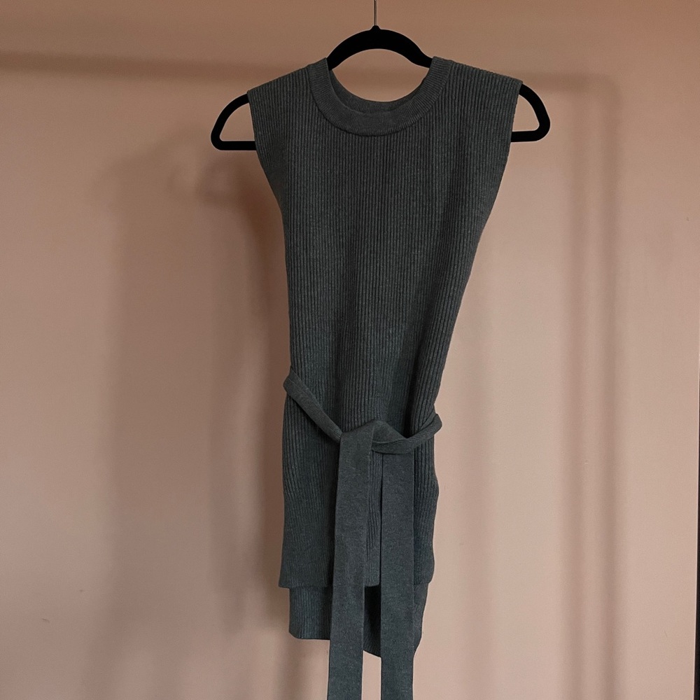 DKNY ribbed grey top